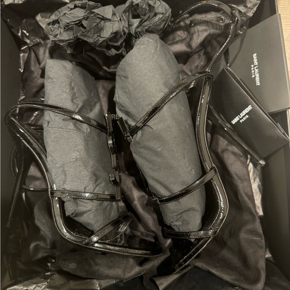 Saint Laurent Cassandra YSL logo heels - Picture 6 of 6